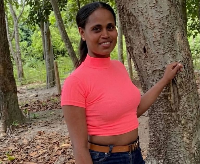 Encuentran mujer sin vida en terreno baldío de Los Arados, en San Pedro de Macorís