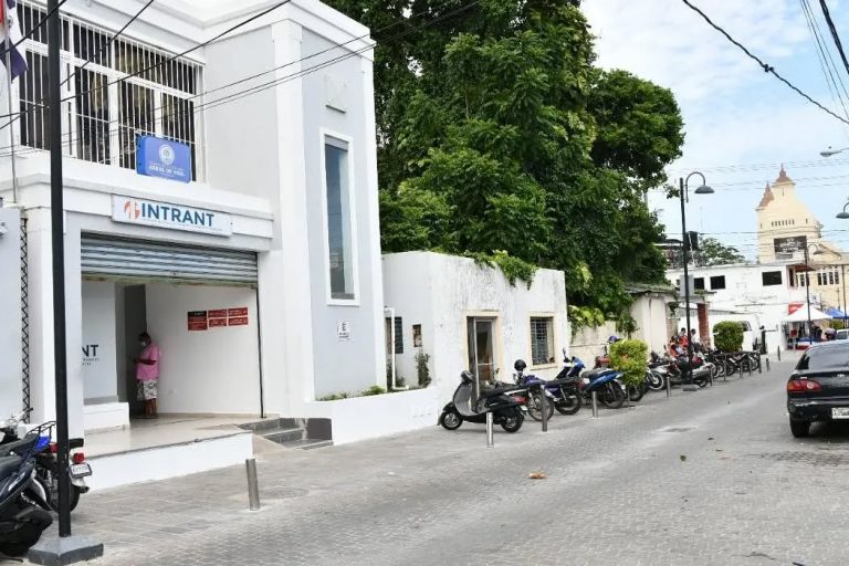 Quejas en Puerto Plata por falta de servicio de renovación de licencias en oficina del Intrant