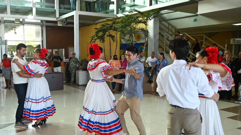 Mitur presenta estrategias de innovación turística a estudiantes de la University of Pennsylvania