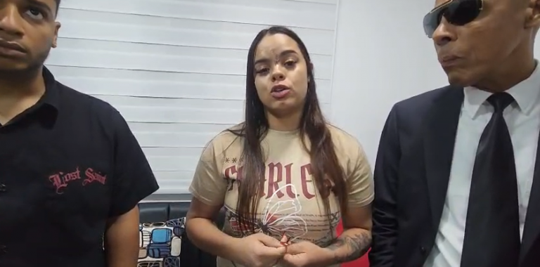 Mujer agredió Digesett en Santiago niega haya iniciado altercado; se entrega junto a otros dos  