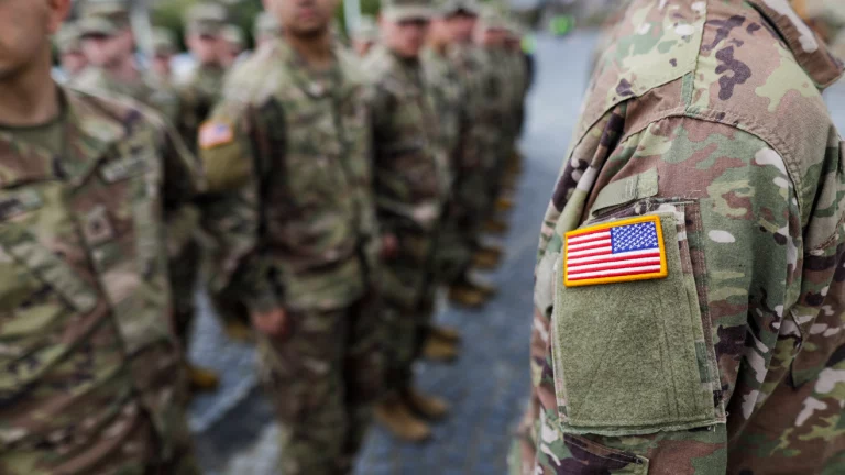 Cuánto dinero gana un soldado del Ejército de EE.UU.