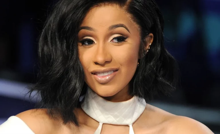 Roban tarjeta de crédito a Cardi B y gastan más de 65,000 dólares en compras de lujo