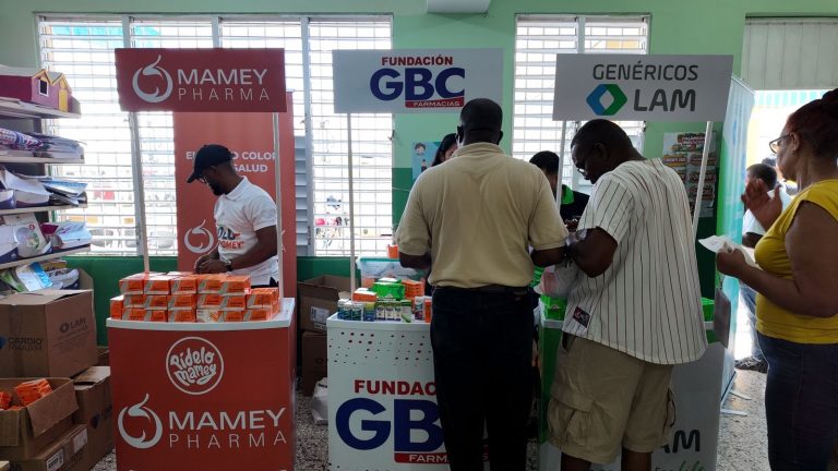 Fundación GBC lleva salud gratuita a Arroyo Hondo con amplio operativo médico