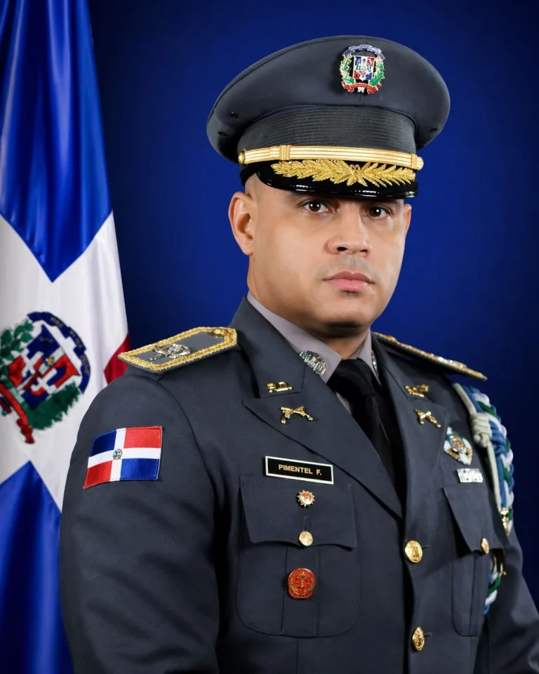 Abinader asciende a Francisco Adolfo Francisco Pimentel a general y lo designa director de Transformación Policial