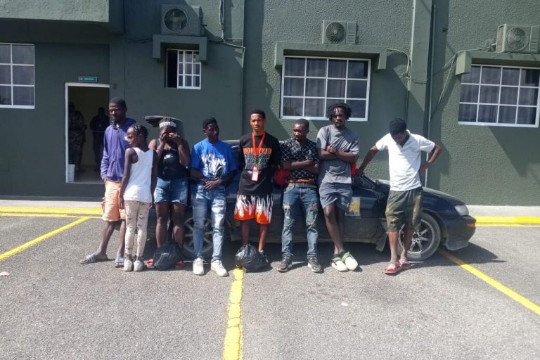 Envían al MP a hombre detenido en un vehículo con haitianos indocumentados en Santiago