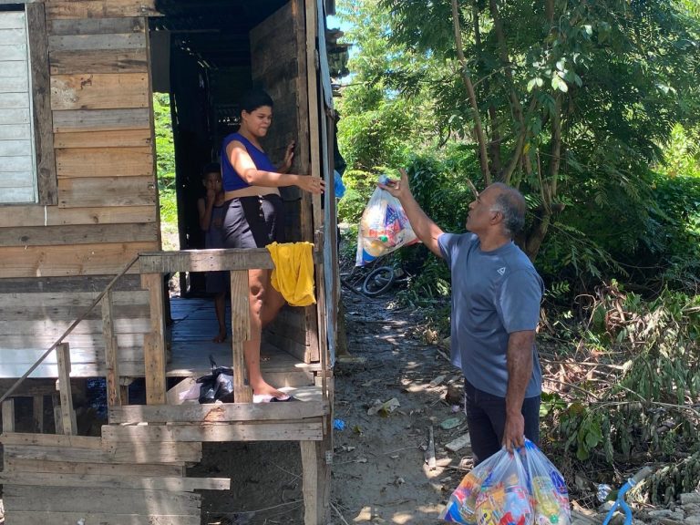 Gobernación Provincial distribuye raciones crudas a sectores de escasos recursos en Comunidad de San Marcos