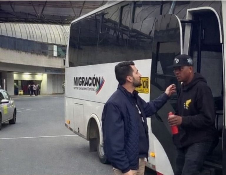 Migración Colombia deporta a ‘Chill Capo’, influencer estadounidense que promovía turismo sexual en Medellín