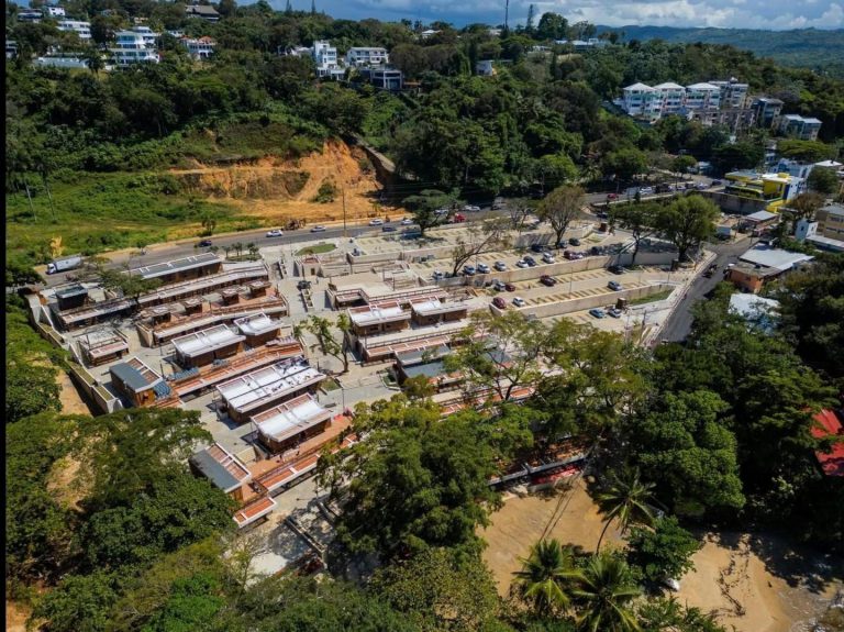Ponderan “renacer turístico” y transformación de Playa Sosúa con nueva plaza de vendedores