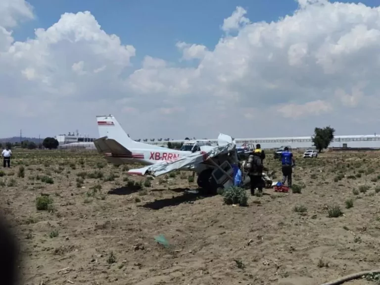 Aeronave se desploma en centro de México y autoridades abren investigación por muerte de 4