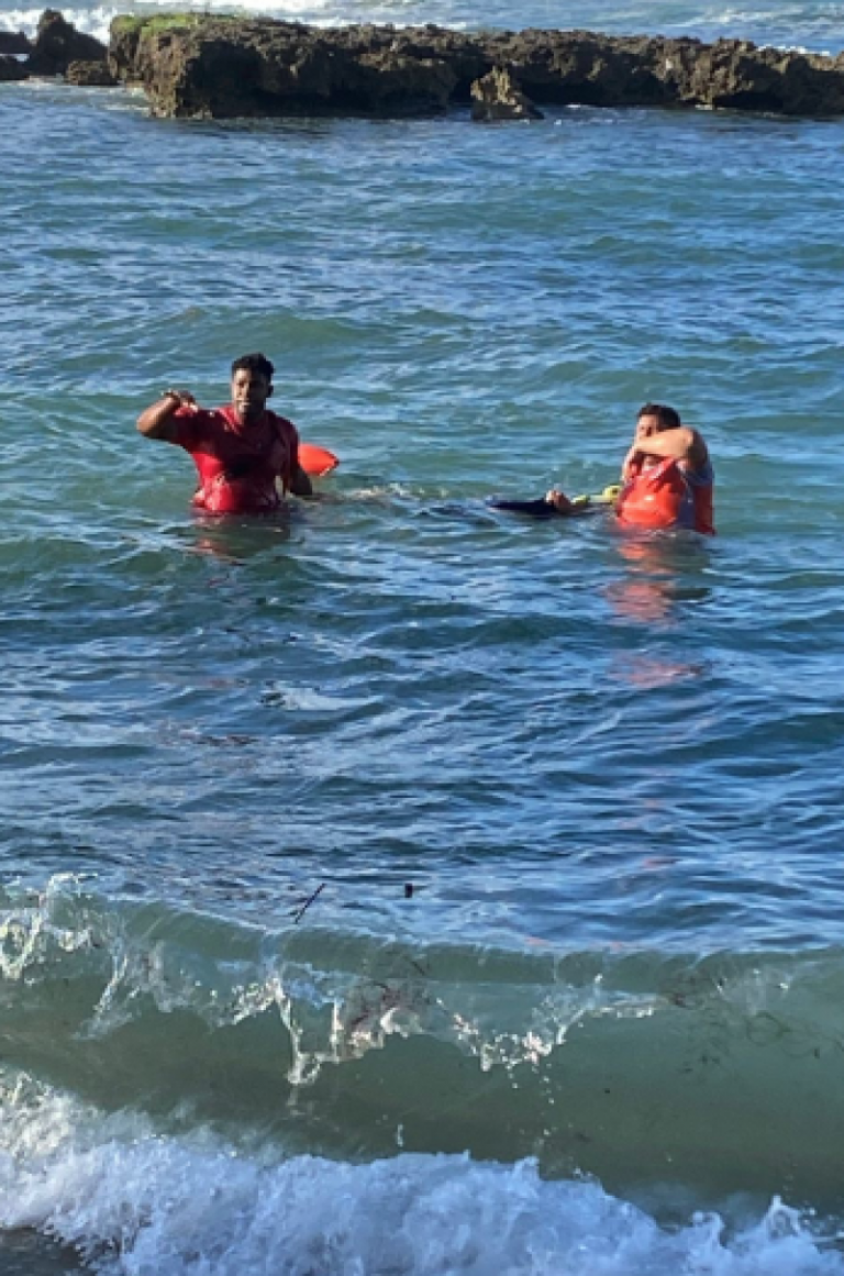 Hallan cadáver de presunto buzo flotando en aguas de Puerto Plata