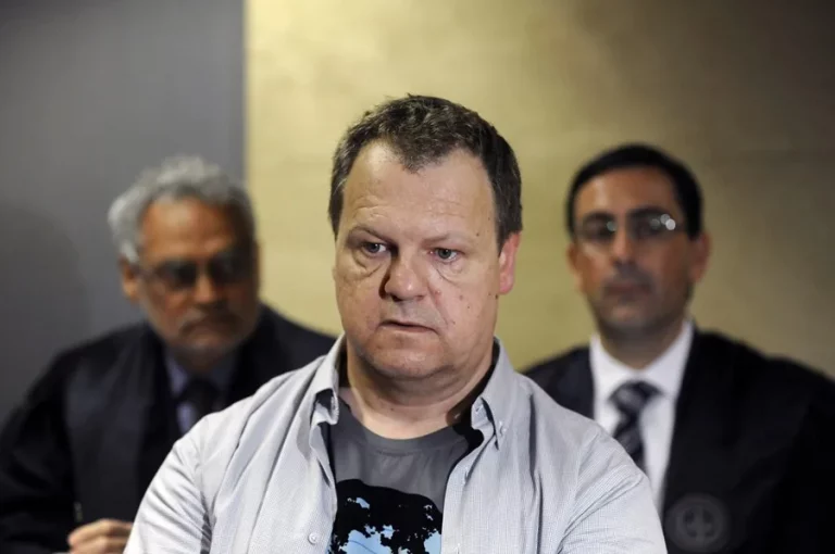 Celador que asesinó a 11 ancianos en España inicia proceso de cambio de sexo y está en módulo femenino