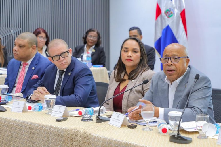 CD anuncia que el Club del Legislador se trasferirá a Bienes Nacionales para ser destinado a Infotep como escuela de Turismo