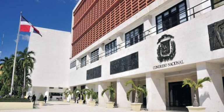 Proyecto de ley obligaría a partidos a crear una nueva unidad para evitar ingreso del narcotráfico