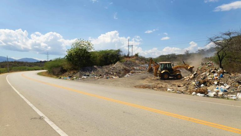 "Es nivel India": Activista denuncia contaminación en carreteras dominicanas