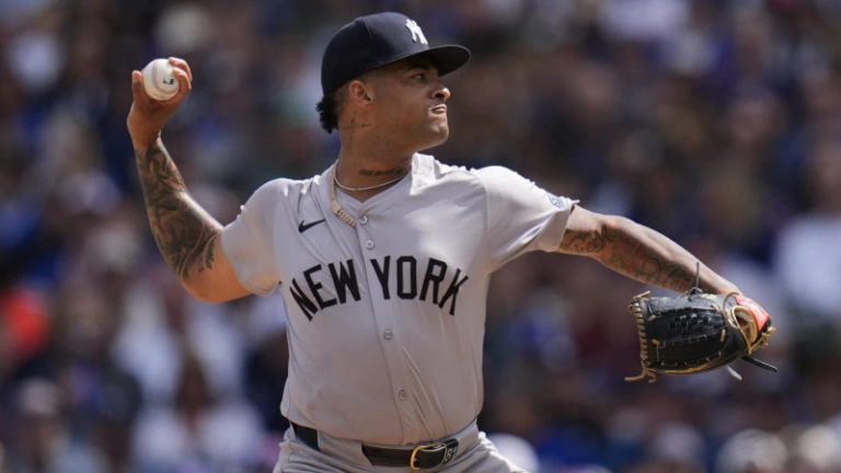 Yankees subirán a Luis Gil a mediados de abril
