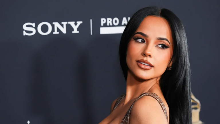 Becky G se sincera sobre la infidelidad de Sebastian Lletget y confirma que siguen juntos
