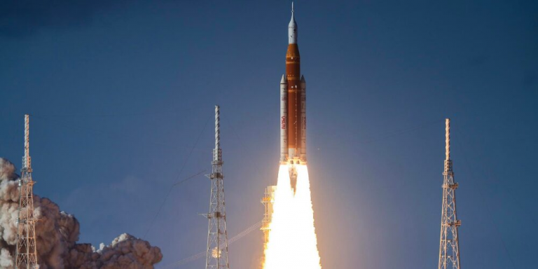 Astronautas de Artemis II despiertan en la nave Orión y orbitan la Tierra en su primer día