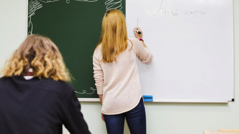 Un adolescente mata a su profesora de literatura en un colegio de Rusia
