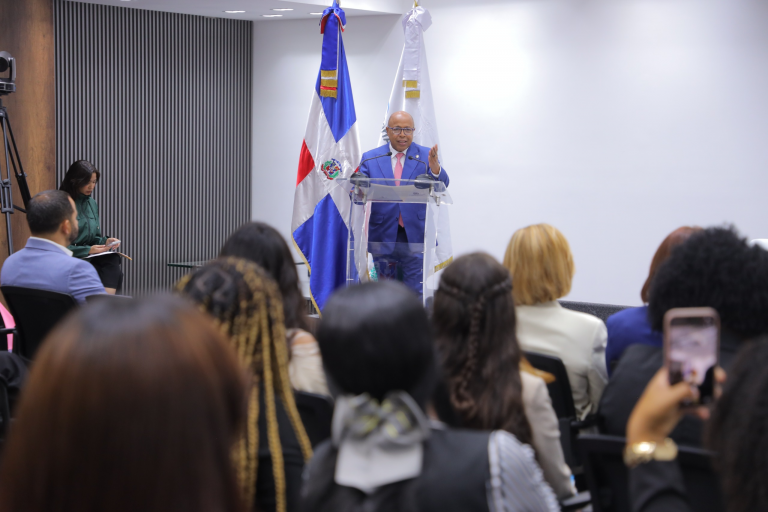 CD y ParlAmericas inauguran programa para fortalecer liderazgo de mujeres jóvenes dominicanas