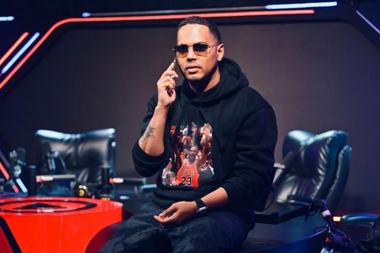 Alofoke gana litigio legal y recupera la marca “Al Pelo Radio”