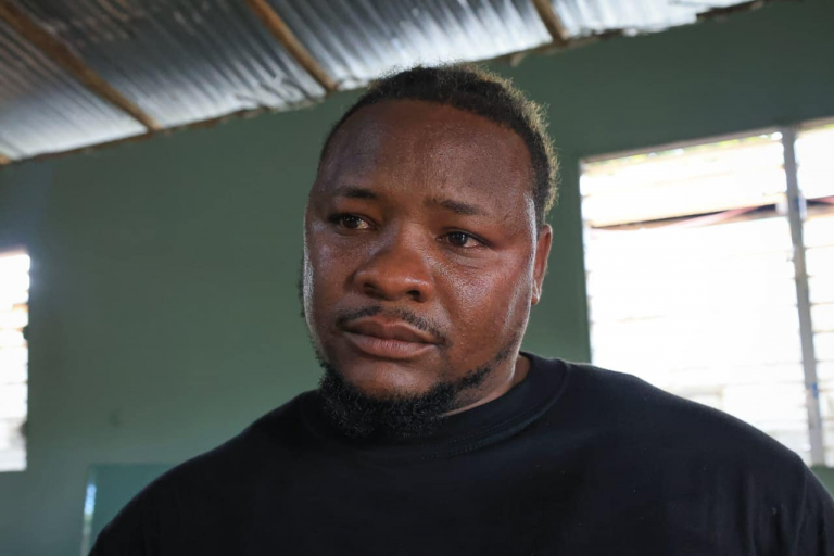 Padre que perdió a su hija tras derrumbe de pared enfrenta el dolor sin poder decírselo a su esposa