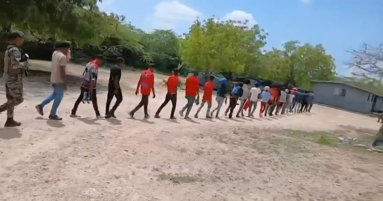 Ejército detiene a 23 haitianos indocumentados en frontera de Dajabón