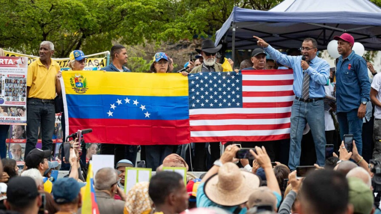 Manifestantes piden ante embajada de EE. UU. en Venezuela elecciones y ajustes salariales