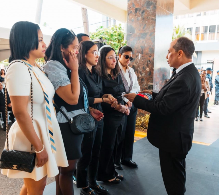 Hijos de Carlos Batista Matos despiden a su padre con emotivo homenaje en su funeral