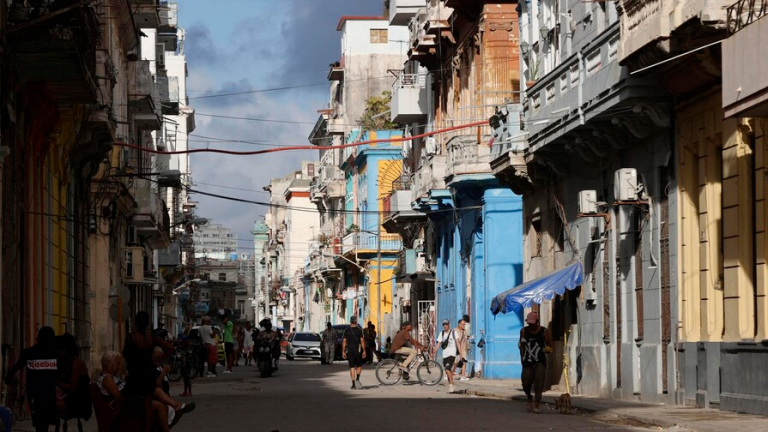 Cuba aprueba estatus migratorio para su diáspora que invierta en la isla