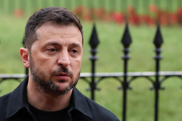 Zelenski denuncia ataques rusos con 2.360 drones, 1.320 bombas y 60 misiles en una semana