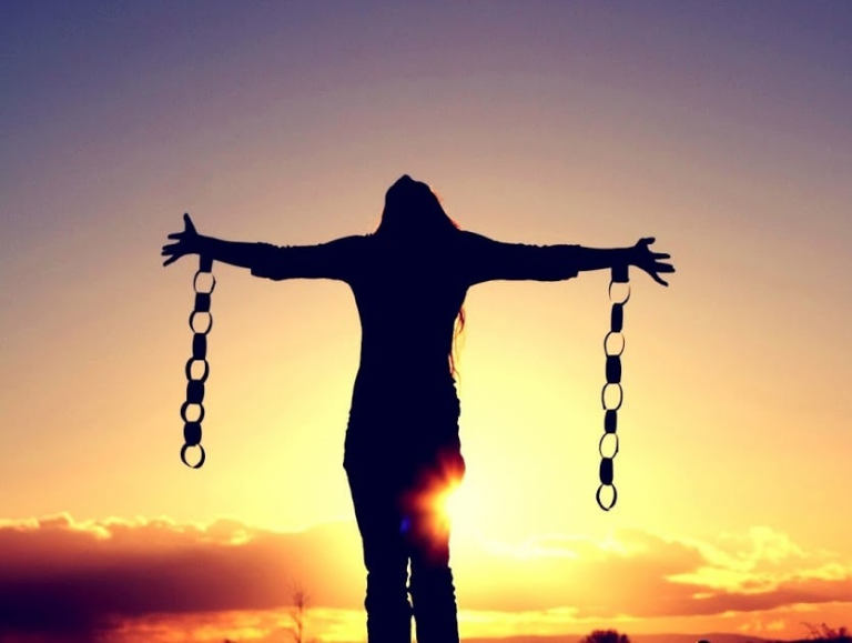 Adolescente que mató a intruso en su habitación es liberado en Brasil tras audiencia judicial