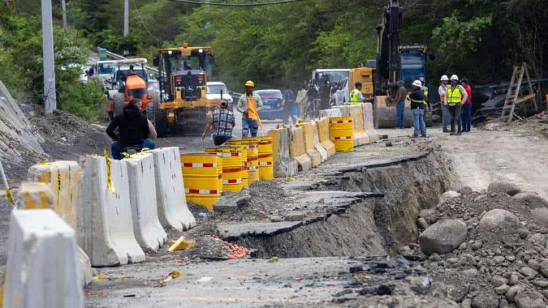 "Uno tiene miedo de que se derrumbe": reciente socavón agrava el temor de los moradores en Ocoa