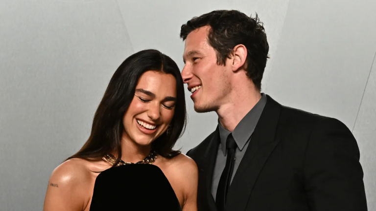 Aseguran que Dua Lipa y Callum Turner se casarán en Palermo, Italia