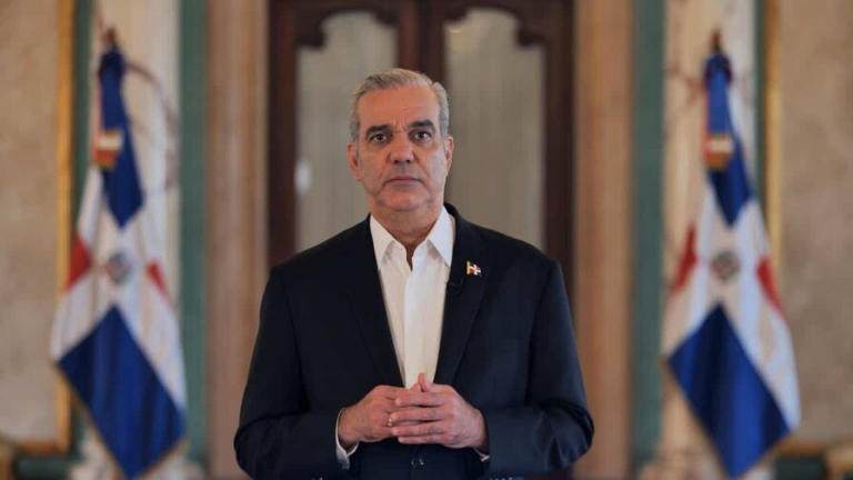 Abinader califica de "cobarde" el tiroteo en cena que encabezaba Trump