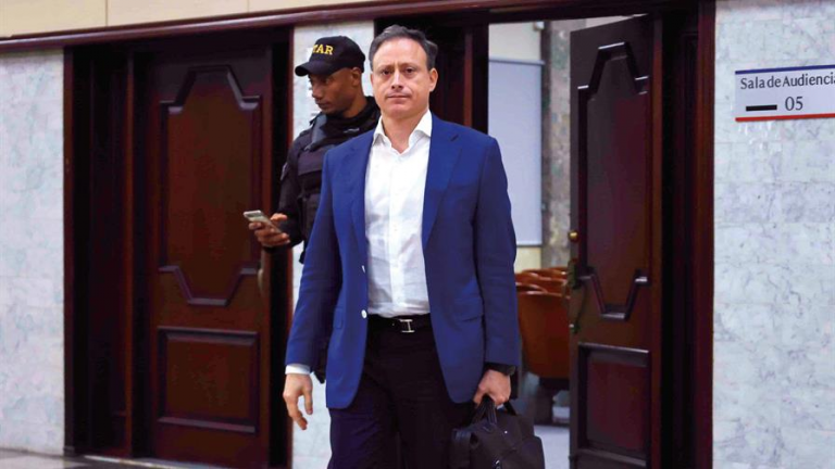 Exprocurador Jean Alain Rodríguez retornó al país desde España