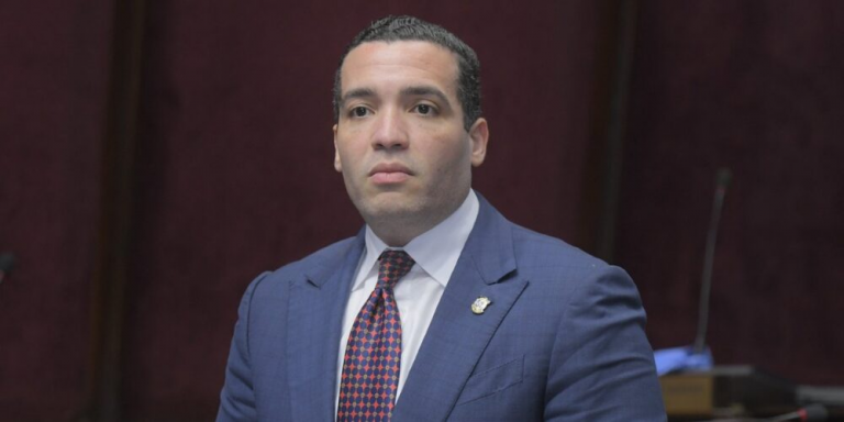 Charlie Mariotti Jr. se opone a aprobación “acelerada” de proyecto para pago a contratistas del Estado