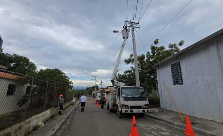 EDENORTE invierte más de RD$89 millones en la rehabilitación de redes eléctricas en Pontón, Navarrete