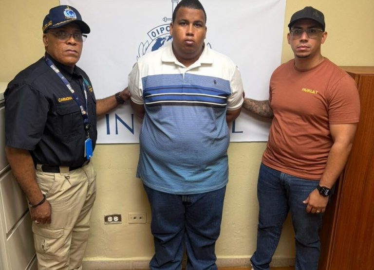 Extraditan a dominicano acusado de asesinar a su tía en Aruba