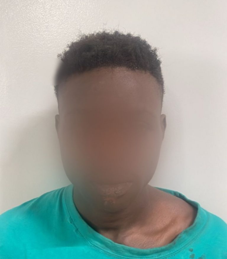 Arrestan a ciudadano haitiano por amenazas de muerte y acoso telefónico contra menor