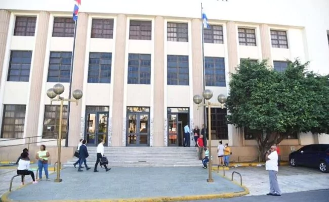 Ministerio Público solicita 20 años de prisión para ex empleado penitenciario enjuiciado por estafa