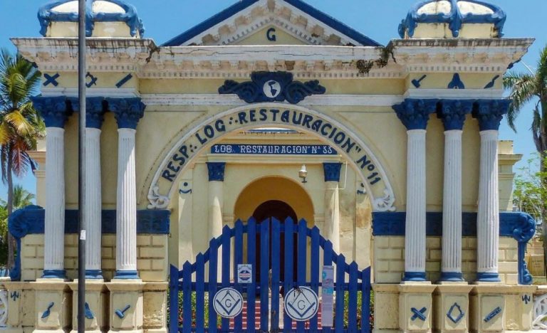 Denuncian presunto uso de templo masónico en Puerto Plata como casino para rodaje sin supuestos permisos