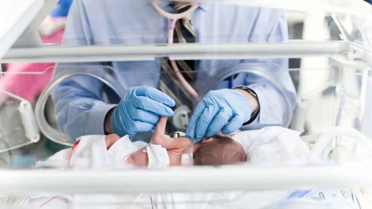 Informe revela caída de muertes maternas en RD durante 2026