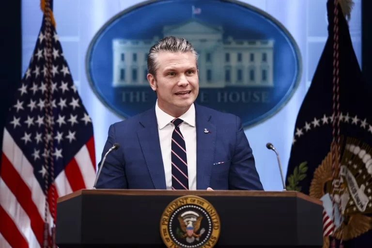 Nuevas restricciones del Pentágono a la prensa son anuladas por juez federal