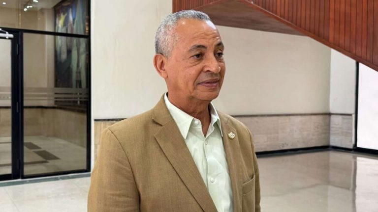 Someten proyecto de ley para entregar un vehículo a cada legislador y eliminar exoneraciones