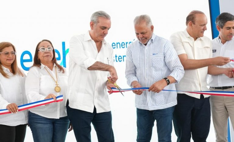 Presidente Abinader inaugura carretera Pedregal-La Guázuma en sierra de Santiago con inversión superior a RD$872 millones