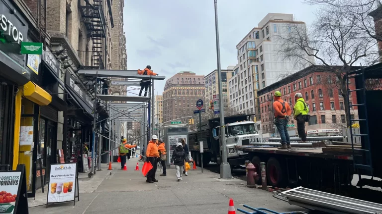 Trabajadores de la construcción marcharán en NYC para exigir protecciones de vida o muerte
