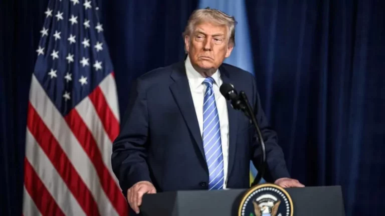 Trump afirma que comenzó el proceso de limpieza de minas en el estrecho de Ormuz