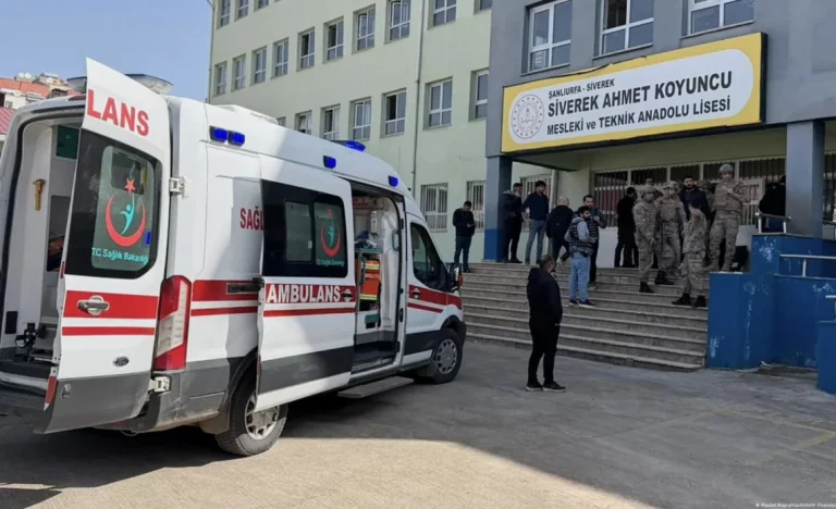 Video | Confirman 4 fallecidos y al menos 16 heridos en tiroteo en escuela de Turquía