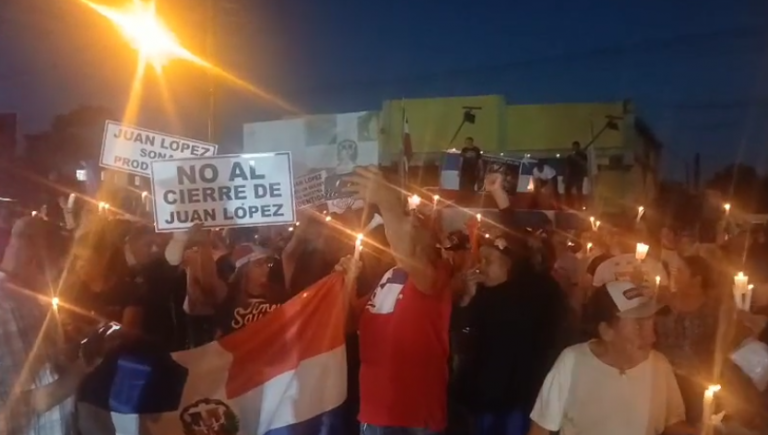 Comunitarios realizan vigilia en rechazo a cambios viales que afectarían Comunidades en Moca