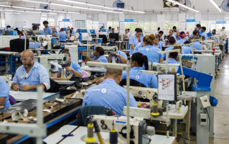 Día del Trabajador encuentra a RD con más de 5 millones de personas laborando y la informalidad en más de un 54%